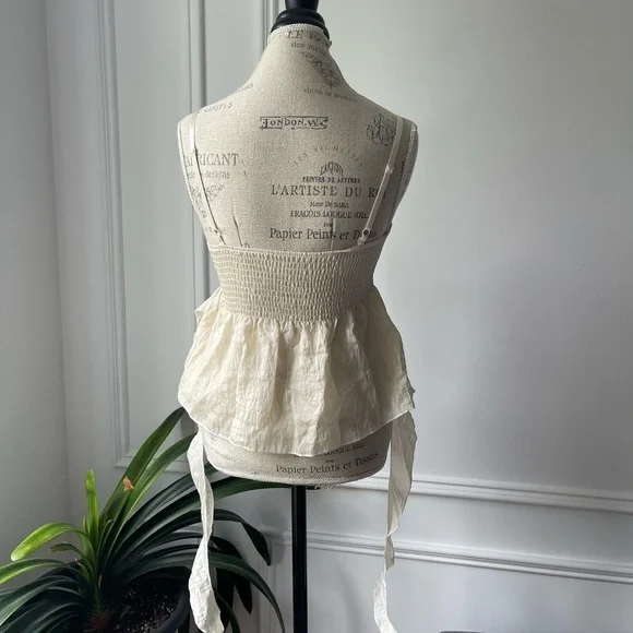 Elegant Cream Sleeveless Top - Picture 3 of 5